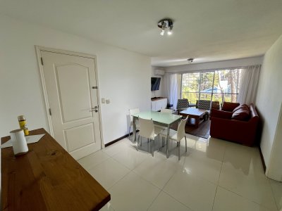 Venta apartamento 2 dormitorios. Rincón del Indio, Punta del Este. 