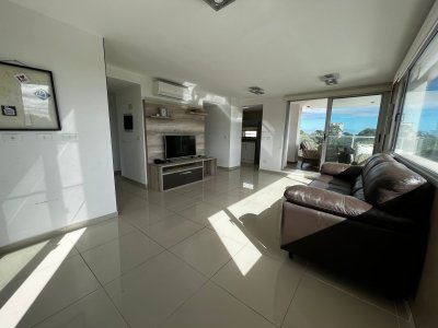 Alquiler anual apartamento 3 dormitorios. Roosevelt, Punta del Este