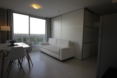 Vendo apartamento de 1 dormitorio, piso alto, en zona Roosevelt, Punta del Este.