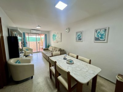 Venta apartamento 2 dormitorios. Península, Punta del Este. 