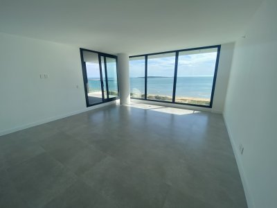 Venta apartamento 2 dormitorios playa mansa Punta del Este