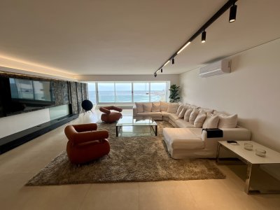 Venta apartamento 4 dormitorios. Playa brava, Punta del Este 