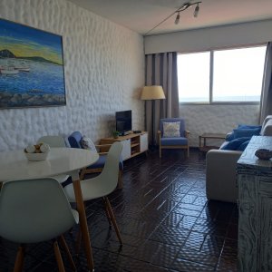 Venta apartamento 1 dormitorio y medio. Playa brava, Punta del Este. 