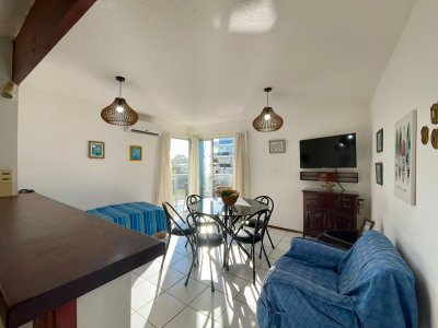 Venta apartamento dos dormitorios. Aidy grill. Punta Del Este.