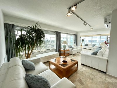 Venta Apartamento Lincoln center, Punta del Este