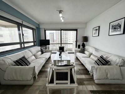 Alquiler temporal apartamento 3 dormitrios. Playa brava, Punta del Este. 