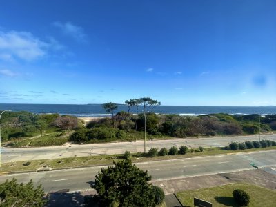 Venta penthouse duplex Punta del Este primera linea Playa Mansa