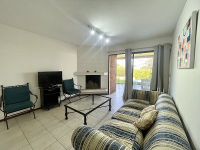Venta Oportunidad Departamento - 3 dormitorios - Playa Mansa - Punta Del Este