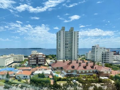 Apartamento en Venta de tres dormitorios, Punta del Este 