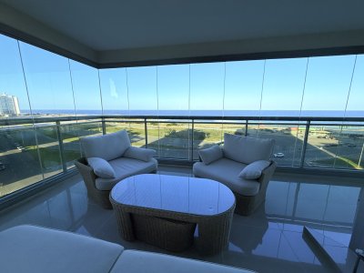 Venta apartamento 3 dormitorios mas dependencia - Playa Brava - Punta del Este