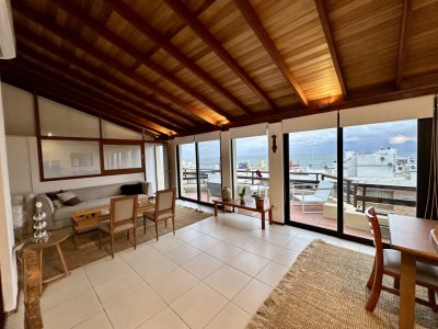 Apartamento Penthouse en venta Peninsula 2 Dormitorios 3 Baños vista al mar 
