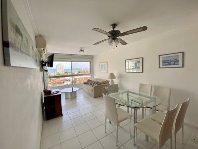 Apartamento con vista a Playa Mansa 2 dormitorios