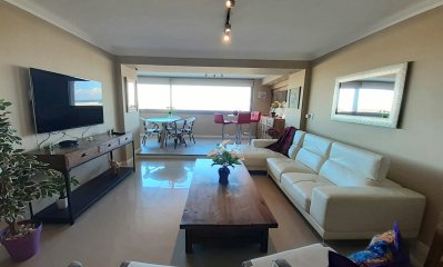 OPORTUNIDAD! Apartamento en venta en Imperiale, Punta del Este.