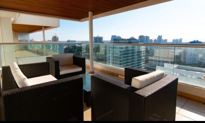 Apartamento en alquiler temporal de 2 dormitorios y medio en Playa brava