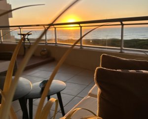 venta apartamento tres dormitorios, Playa Brava. Punta Del Este.
