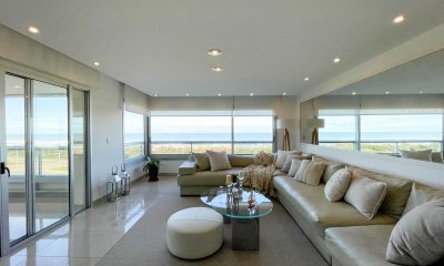 Venta penthouse Playa brava, Punta del Este con vista al mar - 3 dormitorios
