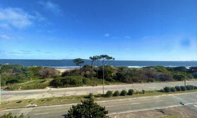 Venta penthouse duplex Punta del Este primera linea Playa Mansa