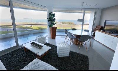 Venta Departamento - 3 Dormitorios 3 Baños + Servicio - Playa Mansa