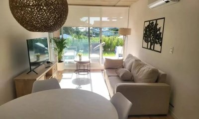 Venta apartamento 2 dormitorios. Playa Mansa, Punta del Este.