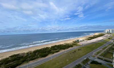 Venta apartamento Punta del Este con espectacular vista al mar. 4 dormitorios