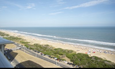 Venta apartamento 2 dormitorios en suite. Playa brava, Punta del Este.