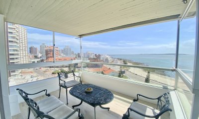 Venta apartamento 3 dormitorios. Playa mansa, Punta del Este