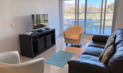Alquiler de apartamento 2 dormitorios, a 100 metros del mar, playa Mansa