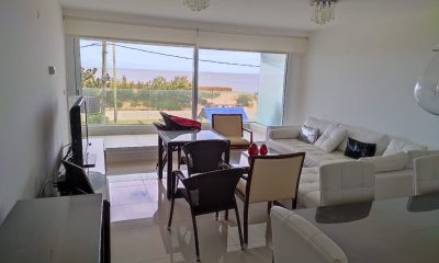 Apto en primera linea con espectacular vista al mar!