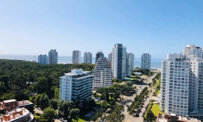 EXCELENTE OPORTUNIDAD DEPARTAMENTO DE 3 DORMITORIOS EN EDIFICIO CON TODOS LOS SERVICIOS - PUNTA DEL ESTE