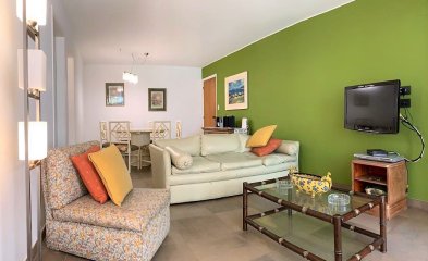 Venta apartamento 2 dormitorios y medio. Playa mansa, Punta del Este