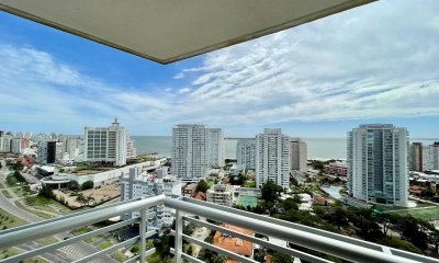 Excepcional apartamento de 4 dormitorios en piso alto!