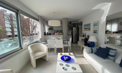 Luminoso y bien ubicado apartamento esquinero
