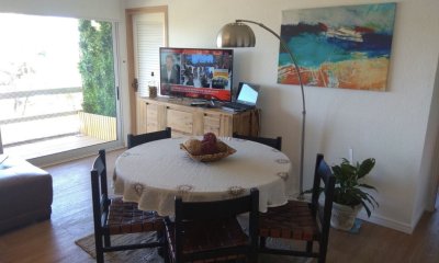 Venta apartamento dos dormitorios, Playa Brava. Punta Del Este.