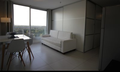 Vendo apartamento de 1 dormitorio, piso alto, en zona Roosevelt, Punta del Este.