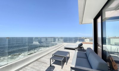 Venta apartamento 4 dormitorios, barbacoa, piscina con hidromasaje. Península, Punta del Este