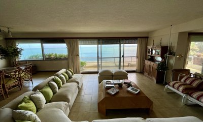 Apartamento en venta 3 dormitorios y dependencia en Punta Ballena