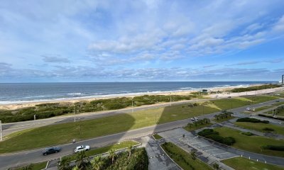 Venta apartamento Punta del Este con vista al mar. 4 dormitorios