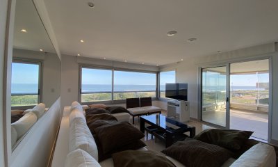Primera linea de Playa Brava!