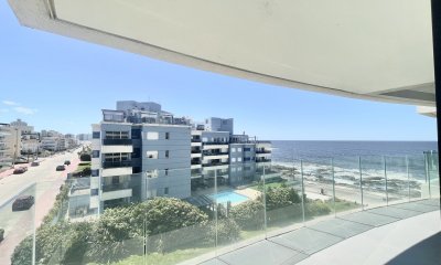 Venta apartamento - 3 dormitorios.  Península, Punta del Este.