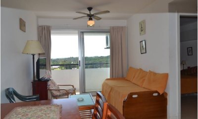 Apartamento de 1 dormitorio en venta en edificio con buenos servicios, Punta del Este