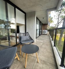 Venta apartamento 2 dormitorios. Playa mansa, Punta del Este.