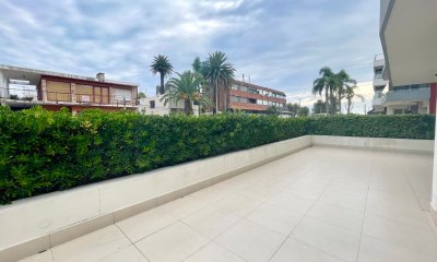 Venta Departamento - 2 Dormitorios + Patio - Puerto Punta Del Este