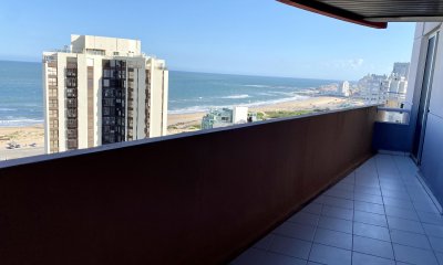 En venta , piso alto , con espectacular vista al mar!!!