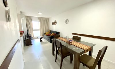 Apartamento en alquiler sobre Roosevelt con piscina y servicios, Punta del Este.
