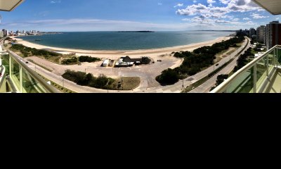 Venta apartamento 3 dormitorios + servicio. Playa mansa, Punta del Este