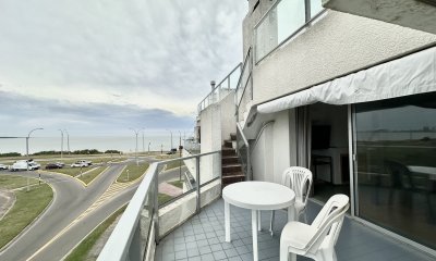 Venta Departamento - 3 Dormitorios 3 Baños - Primera linea Playa Mansa