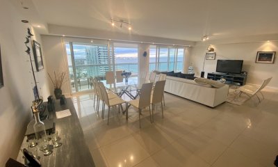 Venta apartamento 4 dormitorios playa mansa Punta del Este