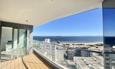 Venta apartamento. 3 Dormitorios. Playa mansa, Punta del Este.