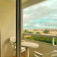 Vendo apartamento de 2 dormitorios, 2 baÃ±os y garage. Playa Brava, Punta del Este.