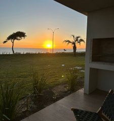 Apartamento en venta 3 dormitorios Playa Mansa, Punta del Este.